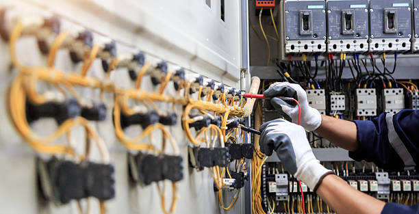 Professional Electrician technician working in Cottonwood Heights, UT